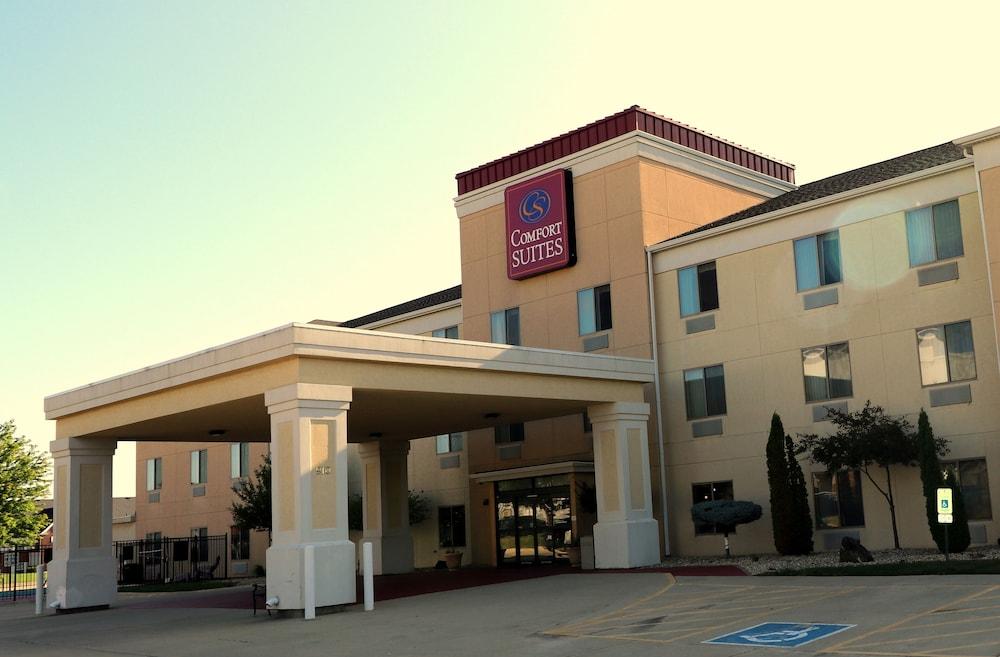 Comfort Suites Bloomington I-55 And I-74 מראה חיצוני תמונה