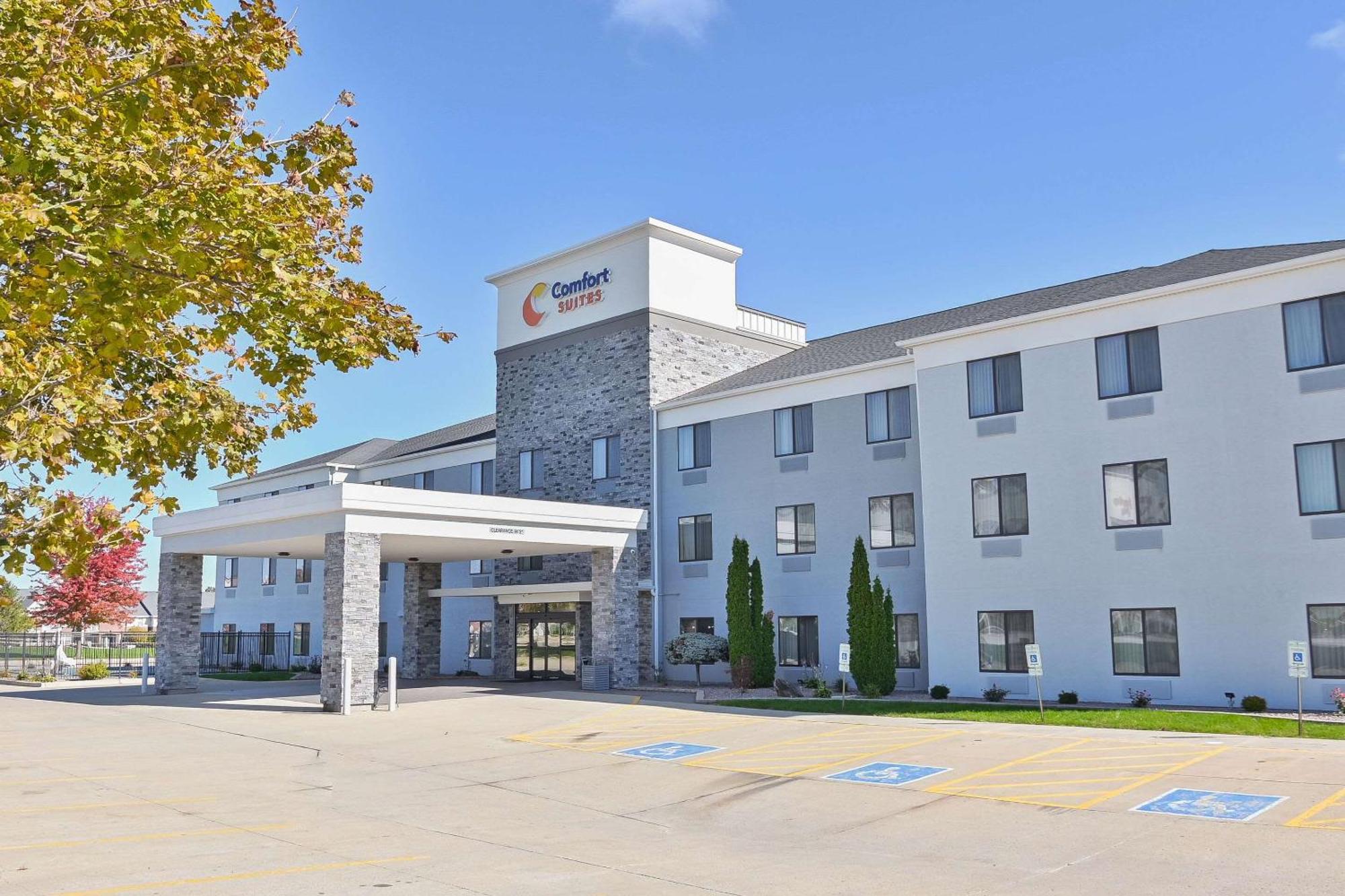 Comfort Suites Bloomington I-55 And I-74 מראה חיצוני תמונה