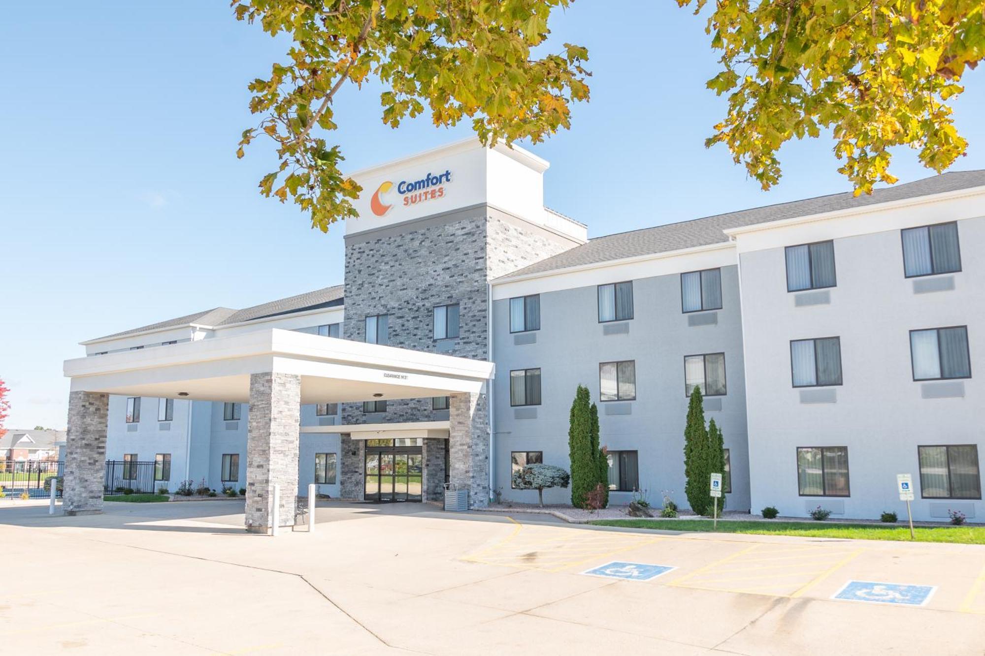 Comfort Suites Bloomington I-55 And I-74 מראה חיצוני תמונה