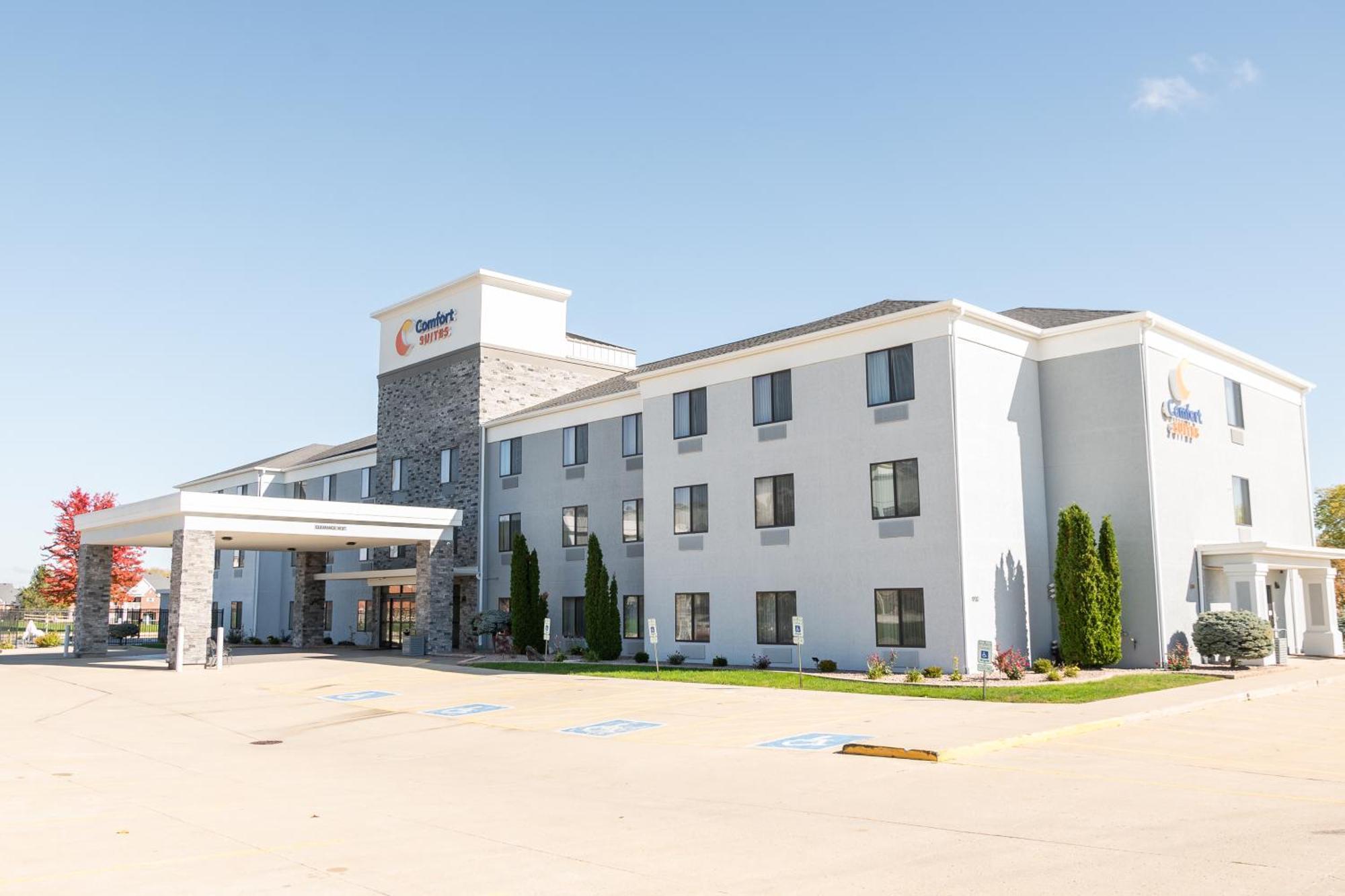 Comfort Suites Bloomington I-55 And I-74 מראה חיצוני תמונה