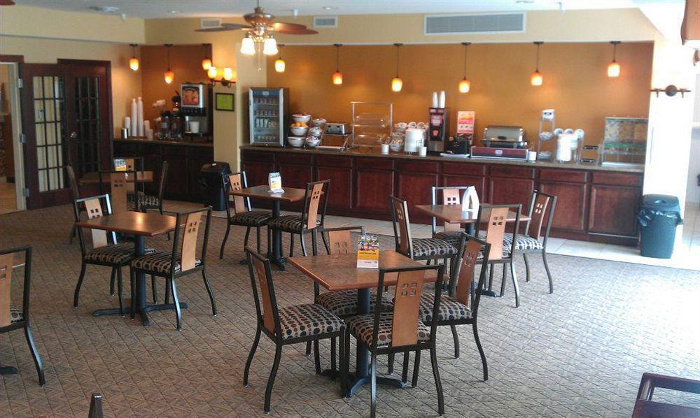 Comfort Suites Bloomington I-55 And I-74 מראה חיצוני תמונה